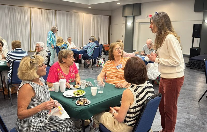 Rabbi Bell At Sisterhood Game Day