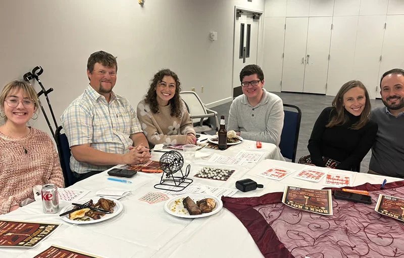 20s 30s group at shabbat dinner